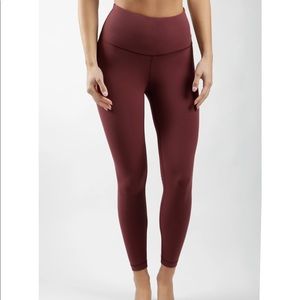 NWT Yogalicious Nude Tech High Rose Elastic Free Waist Side Pocket Legging